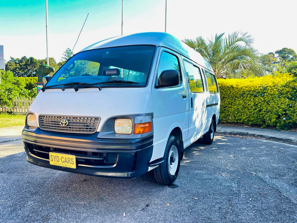 Toyota Haice van for sale - view from the front passenger side angle view 
