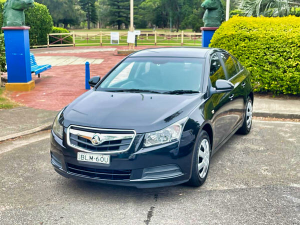 Holden Cruze for sale - automatic - photo showing the passsenger side anlge view of the car