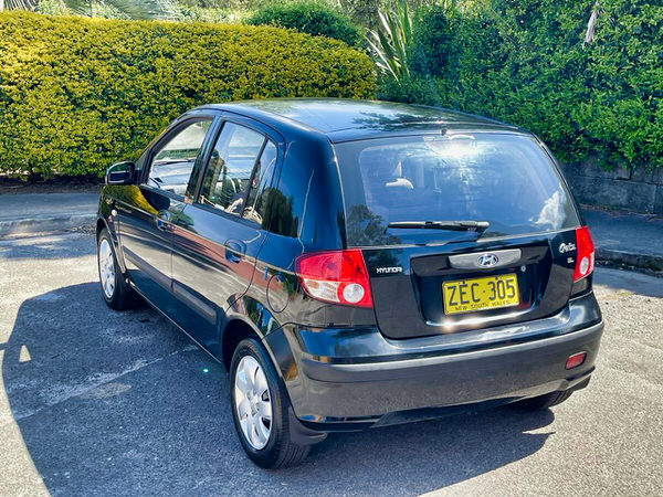 Hyundai Getz for sale - Automatic Model - photo showing rear passenger side angle view
