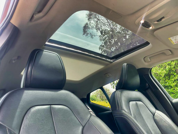 Photo showing the panoramic sunshine split roof inside this used Volvo for sale - Automatic XC40 Model