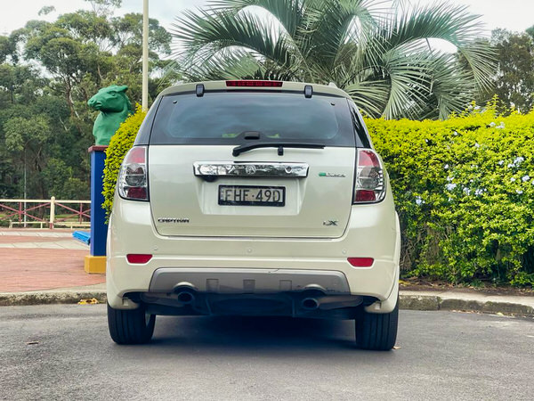 Used Holden Captiva for sale in Sidney - automatic 7 seater model - photo showing the rear straight on view with colour coded bumpers