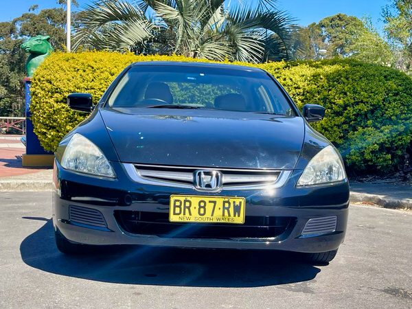 Used Honda Accord for sale - Automatic 2005 Model - Great Online Reviews - Photo showing the view from the front with colour matching bumpers and front grille