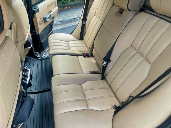 Used Land Rover for sale V8 Vogue Supercharger Automatic 2006 Model in Black - Photo showing the view from the rear full cream leather comfortable seats