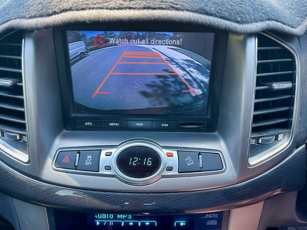 Used 7 seater SUV Holden Captiva for sale - Automatic 2015 model in Charcoal - photo showing the large screen reversing camera on this used car