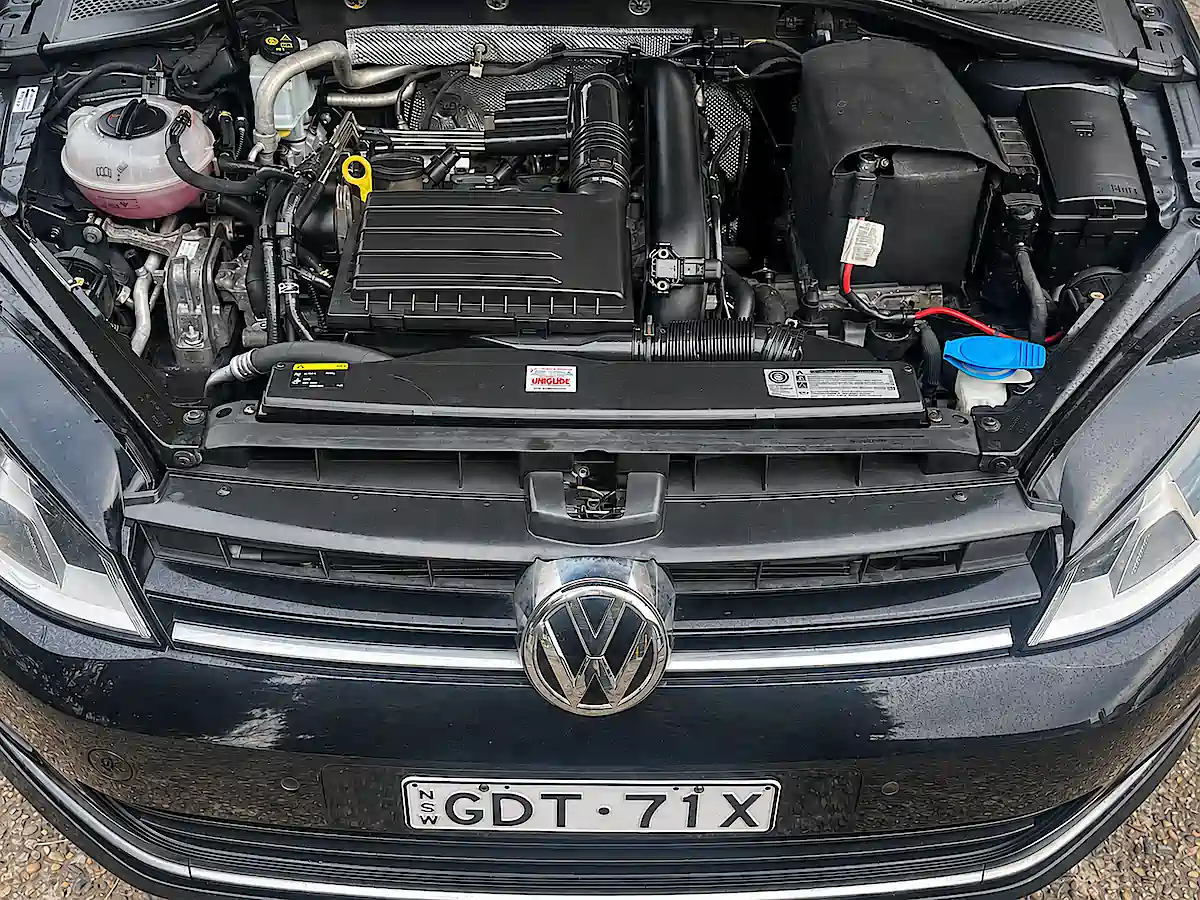 Used Golf for sale - automatic 2013 FSH - engine bay