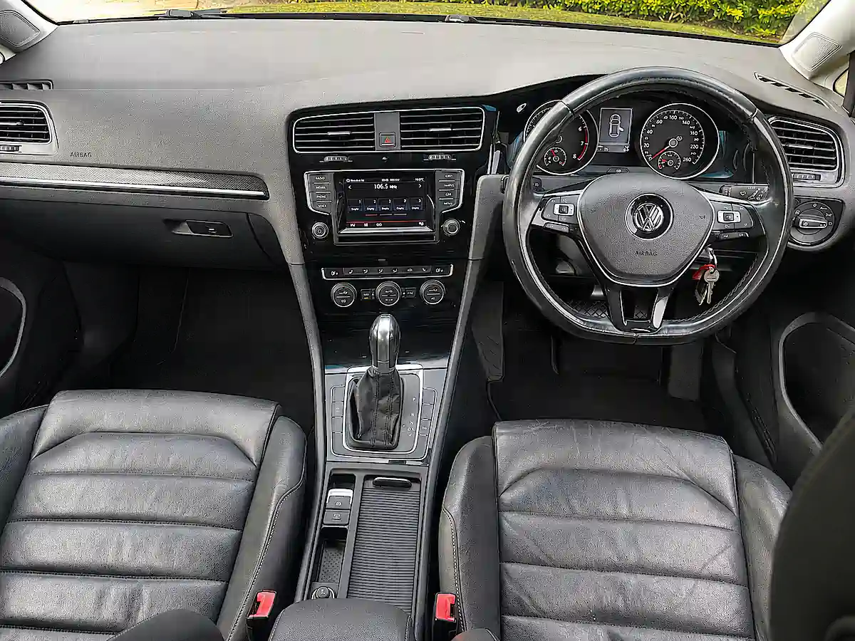 Used Golf for sale - automatic 2013 FSH - front driver seat view