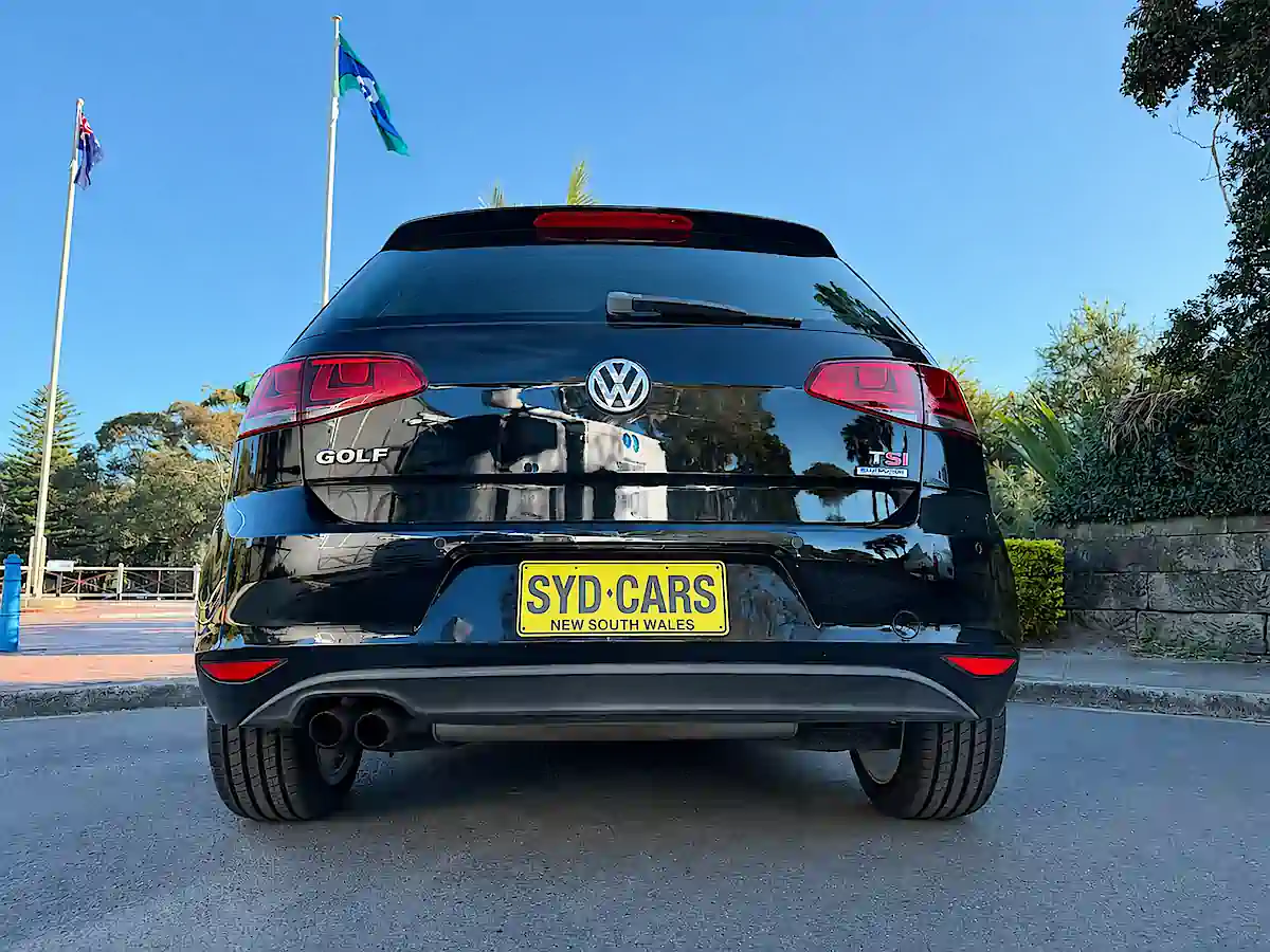 Used Golf for sale at Sydneycars in Botany - Automatic model and rear view image
